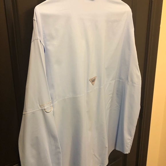 Button down - Picture 3 of 3